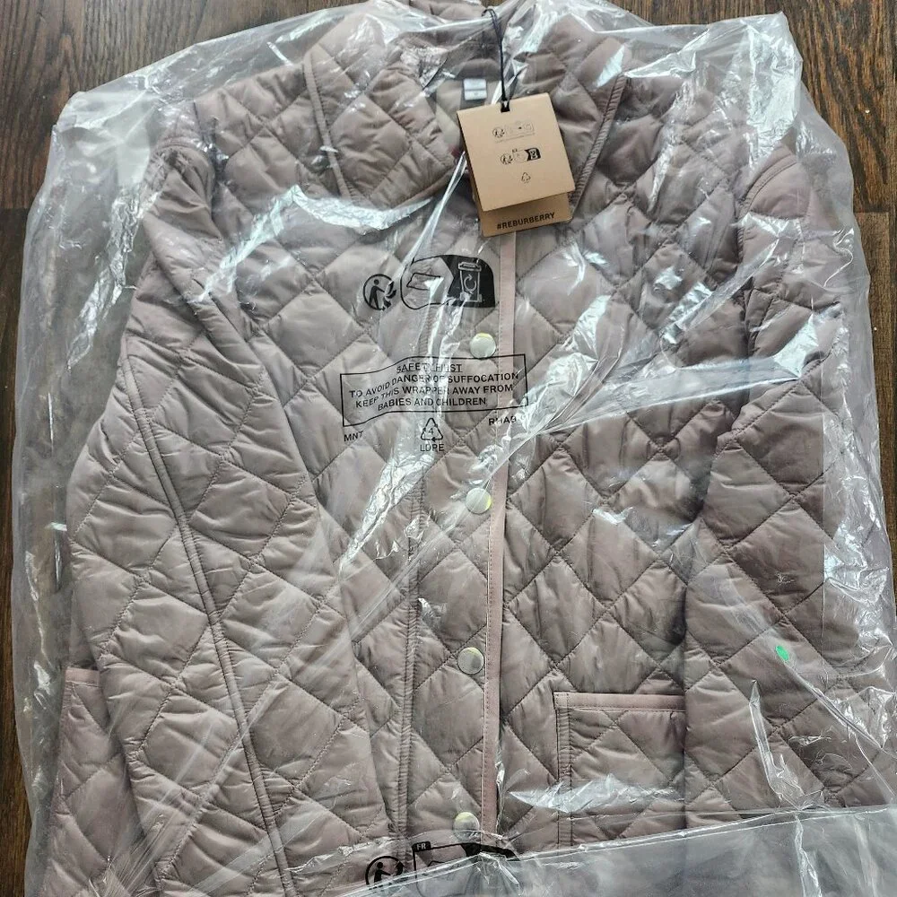 New Burberry quilted jacket - Picture 2 of 6